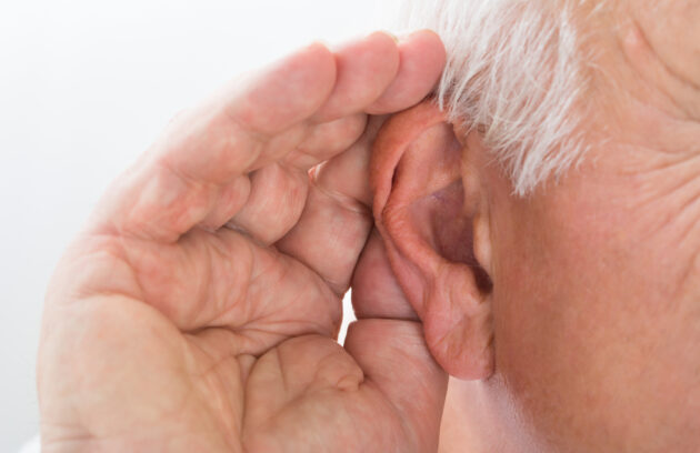 فقدان السمع المرتبط بالعمر